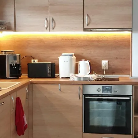 Вилла House Enjoy Камен-Бряг